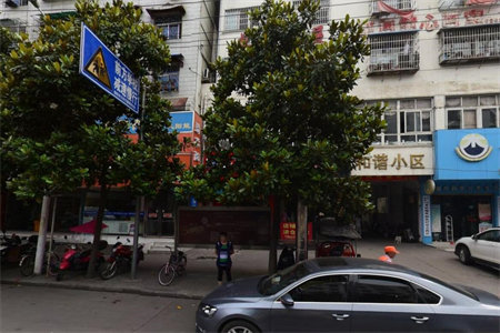 城南湖滨花园2室1厅1卫86m2简单装修